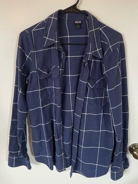 Women’s Patagonia 100% Organic Cotton Flannel Shirt in Medium